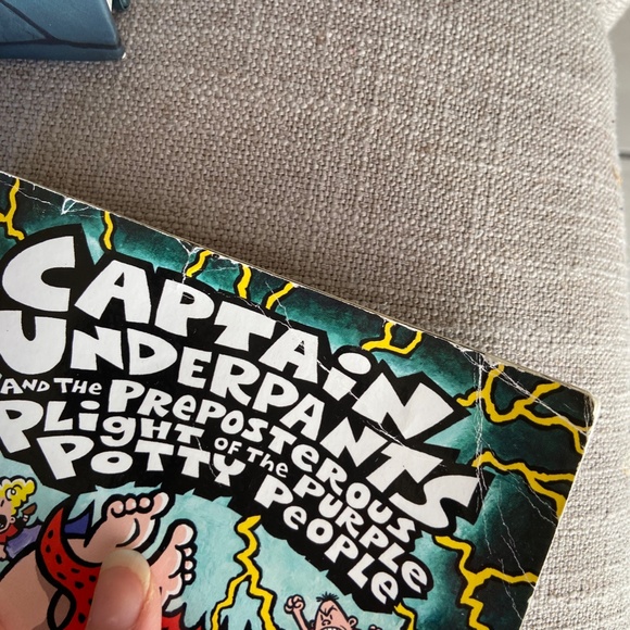 3 Books by DAV PILKEY - DOGMAN For Whom The Ball Rolls - CAPTAIN UNDERPANTS - Picture 5 of 7